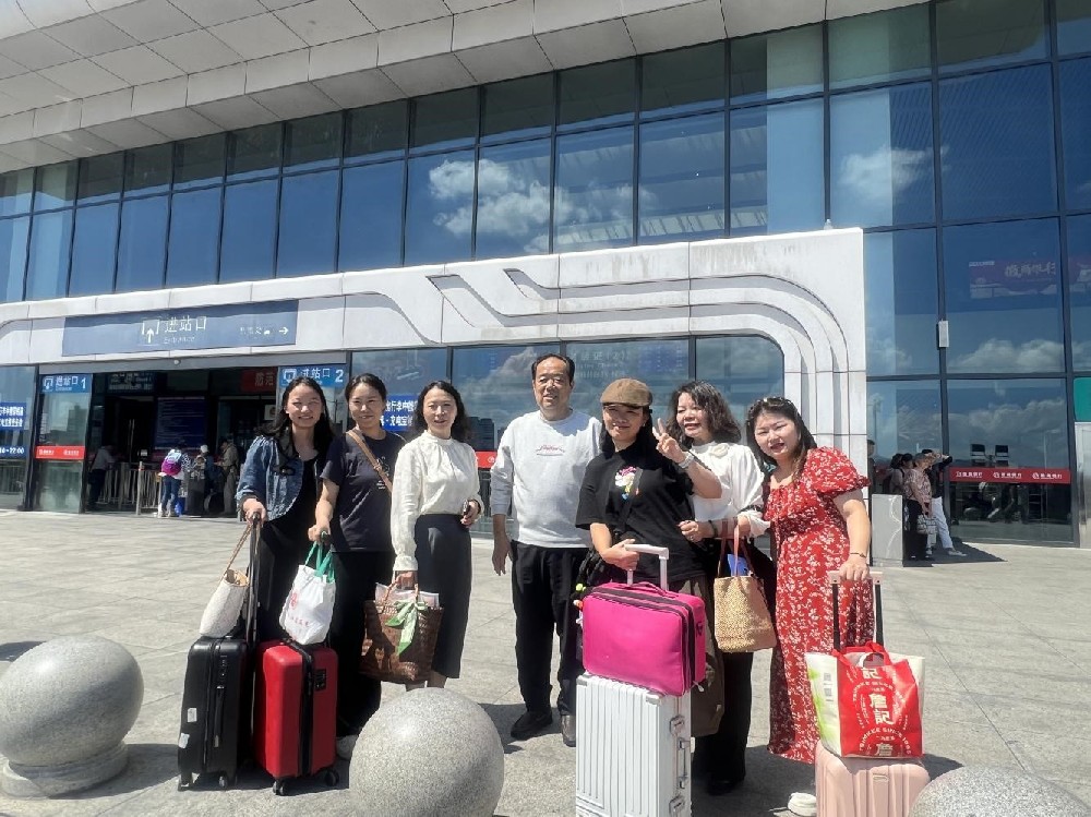 安徽光太集团、332 地质队与山斗乡联合开展文化下基层活动